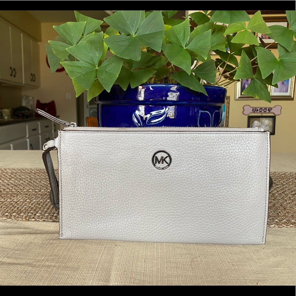 Michael Kors Wristlet